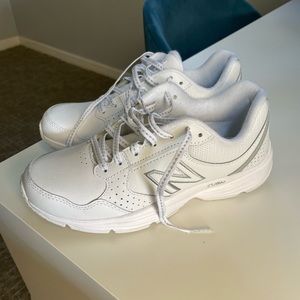 New Balance Walking Shoes 411 size 6.5